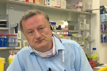 Uvolňování je zapotřebí, stát by měl však dál budovat protikoronavirové kapacity, tvrdí Konvalinka