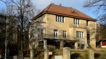 Vila, kterou koupil kancléř Vratislav Mynář