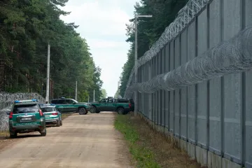 Obranné prvky a vylepšování infrastruktury. Polsko posiluje hranici s Běloruskem