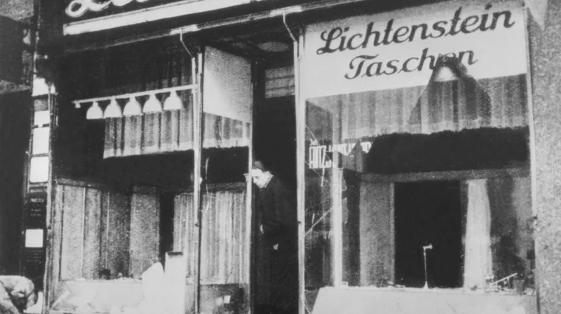 Rozbíjení výloh (Křišťálová noc 1938)