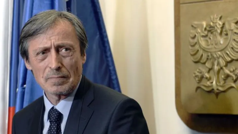 Stropnický: Letadlo s ostatky vojáků přiletí zítra