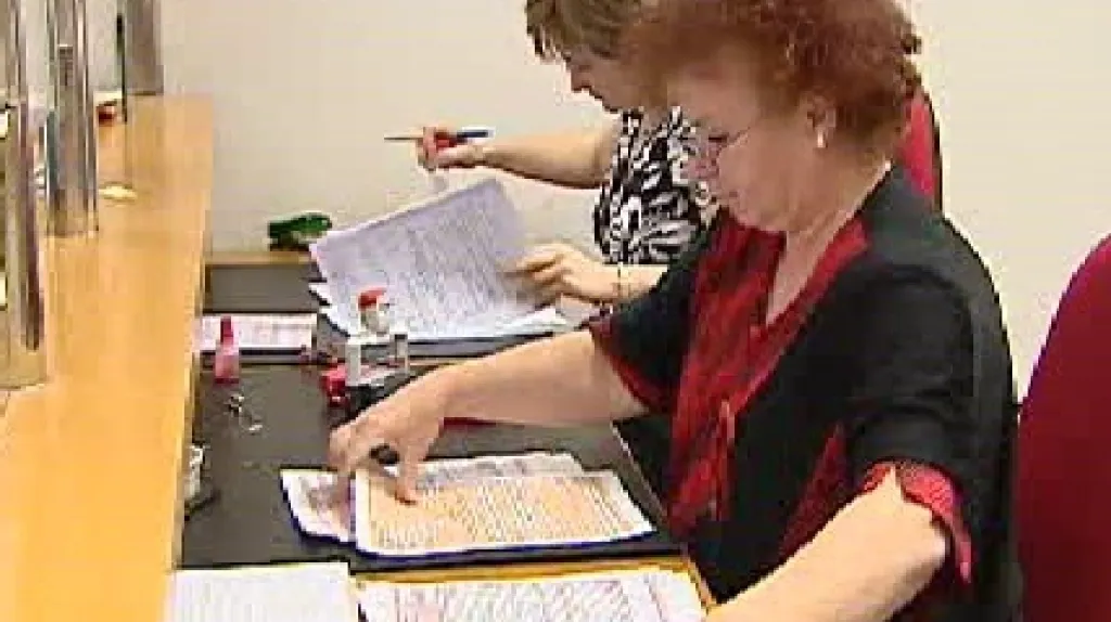 Úřednice finančního úřadu