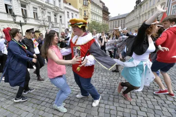 Majáles, demonstrace i předvolební kampaň. Česko slaví První máj