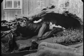 Fotografie topografie. Josef Sudek vyhrabal ze sutin Prahy světlo