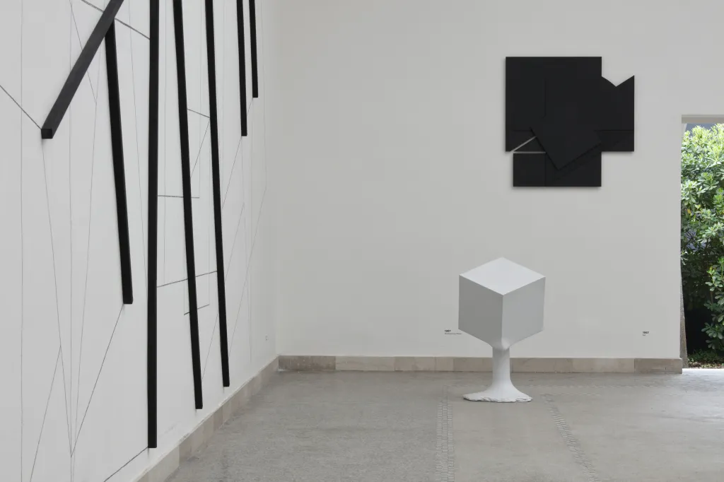 Národní galerie reaguje na jeho instalaci Bývalé nejisté tušené, která se představila v roce 2019 v česko-slovenském pavilonu na bineále v Benátkách