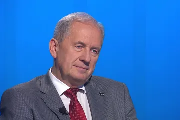 Ústavní soudci jsou strážci, ne bojovníci, nemůžou suplovat jiné ústavní orgány, říká Josef Baxa