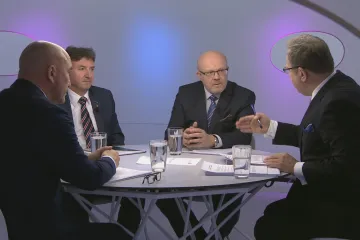 Válek by souhlasil s očkováním v lékárnách. Podle Kubka je však problémem nezájem lidí o vakcínu