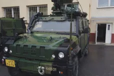 Reportéři ČT: Vojenská policie prověřuje dodavatele pancéřových skel pro armádní obrněnce