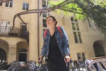 Brnění končetin i neposlušné prsty. Iva žije s roztroušenou sklerózou 18 let, lidí s diagnózou přibývá