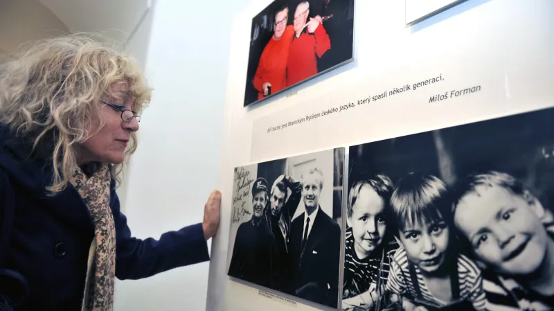 Ve Vlastivědném muzeu v Olomouci byla 18. října zahájena výstava Jiří Suchý, která je věnována jeho literární a divadelní tvorbě, ale i výtvarným dílům či sběratelské činnosti.