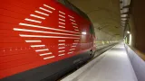 Švýcaři otevřou nejdelší tunel světa. Cestou pod Alpami se jízda výrazně zkrátí