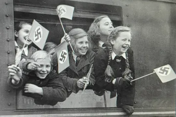 Do protektorátu přijížděly statisíce německých dětí. Aby se z nich stali věrní nacisté