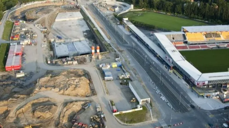 Pohled do rozestavěného tunelu Blanka