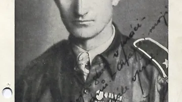 Zakladatel organizace, bývalý partyzán Josef Vávra-Stařík, který v době vzniku Světlany pobýval v Paříži, kam ilegálně uprchl krátce po Vítězném únoru 1948.