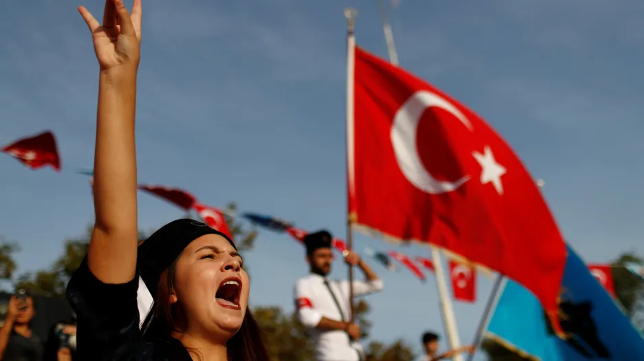 Protesty proti kurdské nezávislosti v Turecku