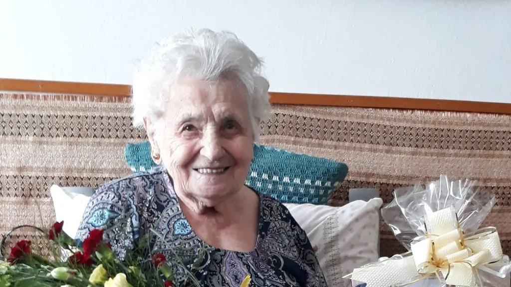 Ludmila Slavíková během oslavy 102. narozenin