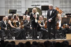 Koncert pro Evu Jiřičnou. Zlínská filharmonie popřála architektce k narozeninám v „jejím“ sále 