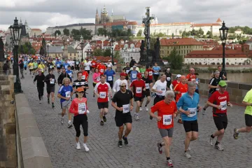 Záchranáři při maratonu v Praze ošetřili 163 lidí, desítky skončily v nemocnici