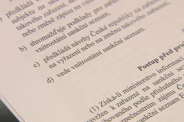 Vláda přichází s vlastními sankcemi vůči Rusům, zákony chce projednat zrychleně
