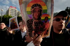 Polský soud osvobodil tři ženy v kauze madony s duhovou svatozáří