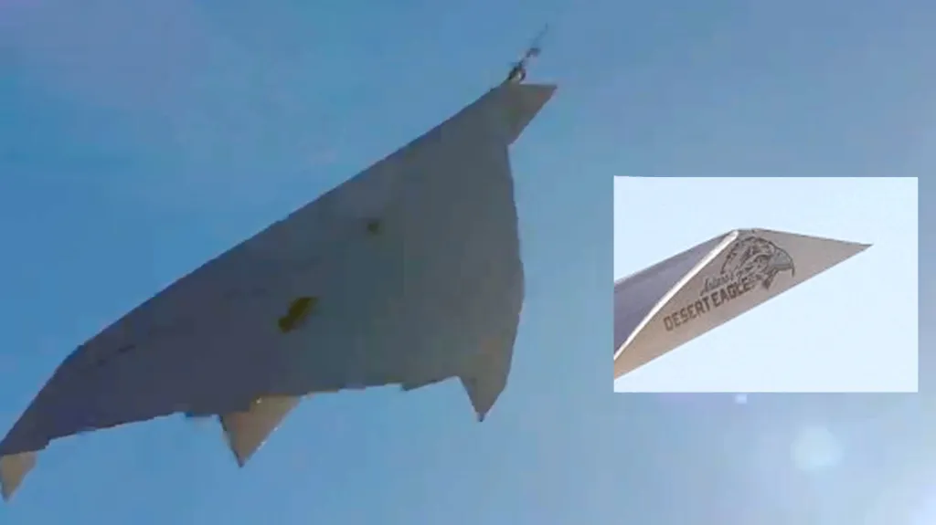 Rekordní papírová vlaštovka "Arturo's Desert Eagle"