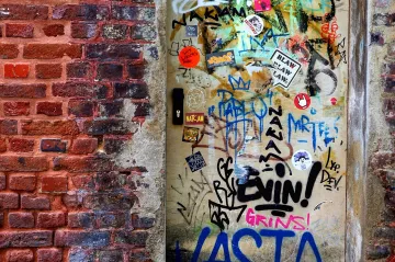 Nové stavby se potýkají s vandalismem