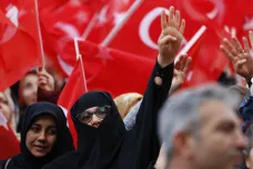 Politoložka Dvořáková o Turecku: Odbourání vyvažovacích mechanismů je cesta k nedemokracii