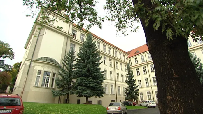 Gymnázium U Libeňského zámku