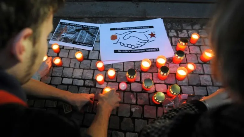 Minuta ticha před sídlem ČSSD