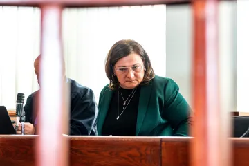 Soud nepravomocně zprostil exporadkyni hejtmana Marschallovou. Odměnu získala za odvedenou práci