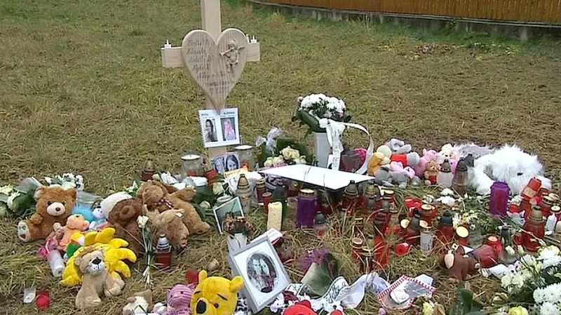 Na místě tragédie v Lopeníku vzniklo pietní místo