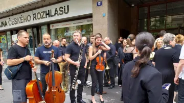 Zaměstnanci Českého rozhlasu protestují proti změnám ve financování médií veřejné služby