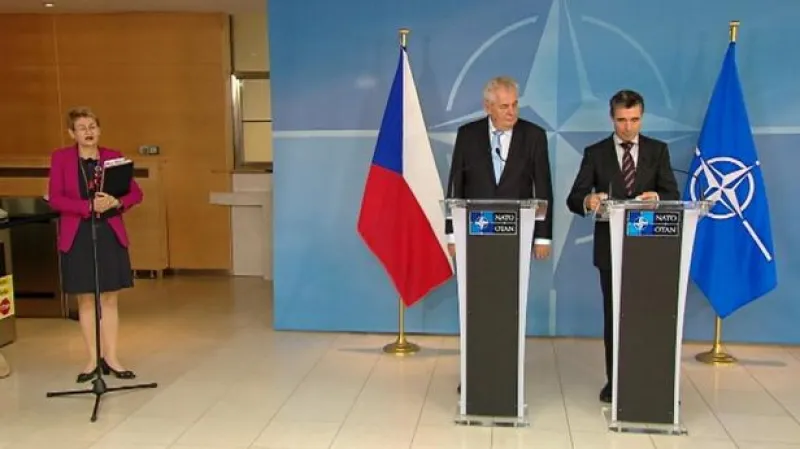 Brífink prezidenta Miloše Zemana a generálního tajemníka NATO A. F. Rasmussena