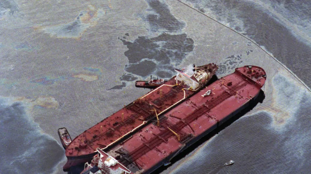 Při havárii uniklo do moře přes 40 tisíc tun ropy. Později byla loď opravena a několikrát přejmenována. Do roku 2012 se plavila pod jménem Dong Fang Ocean a převážela železnou rudu, pak prodána k sešrotování.