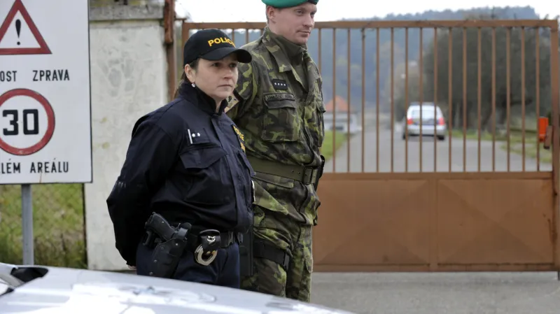 Ostraha vybuchlého muničního skladu ve Vrběticích