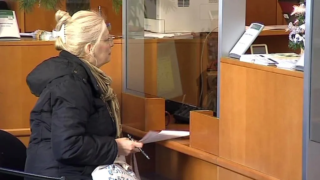 Důchodkyně na úřadě