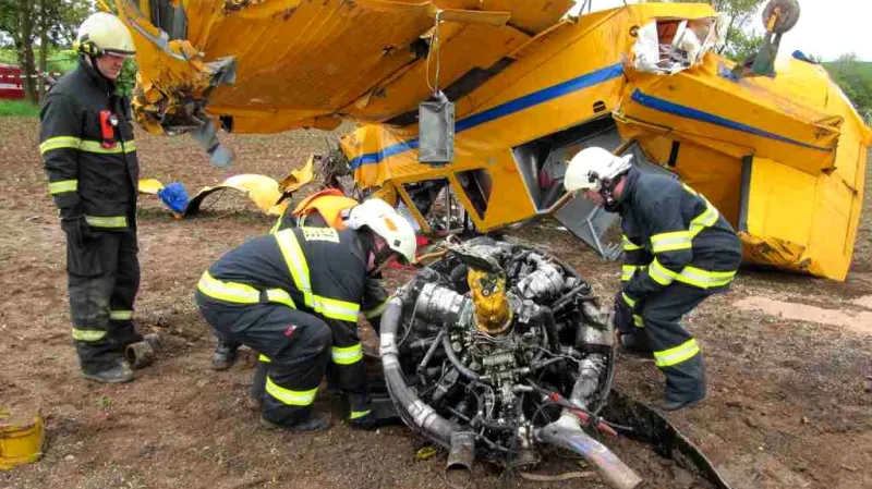 U Chvalkovic na Náchodsku spadlo práškovací letadlo