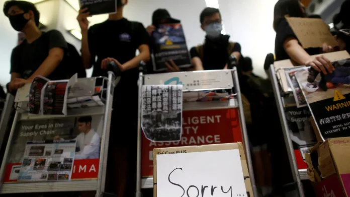 Protest na letišti v Hongkongu