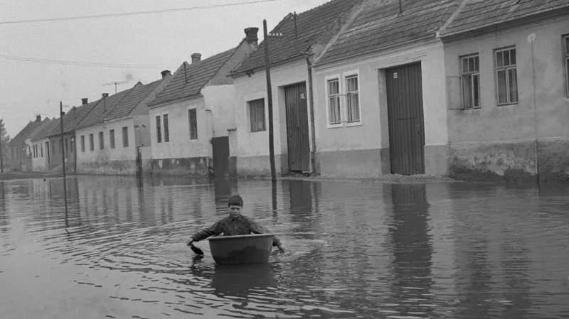 Obec Mušov při záplavách v roce 1970
