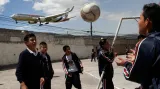Obyvatelům Quita létají letadla přimo nad hlavami