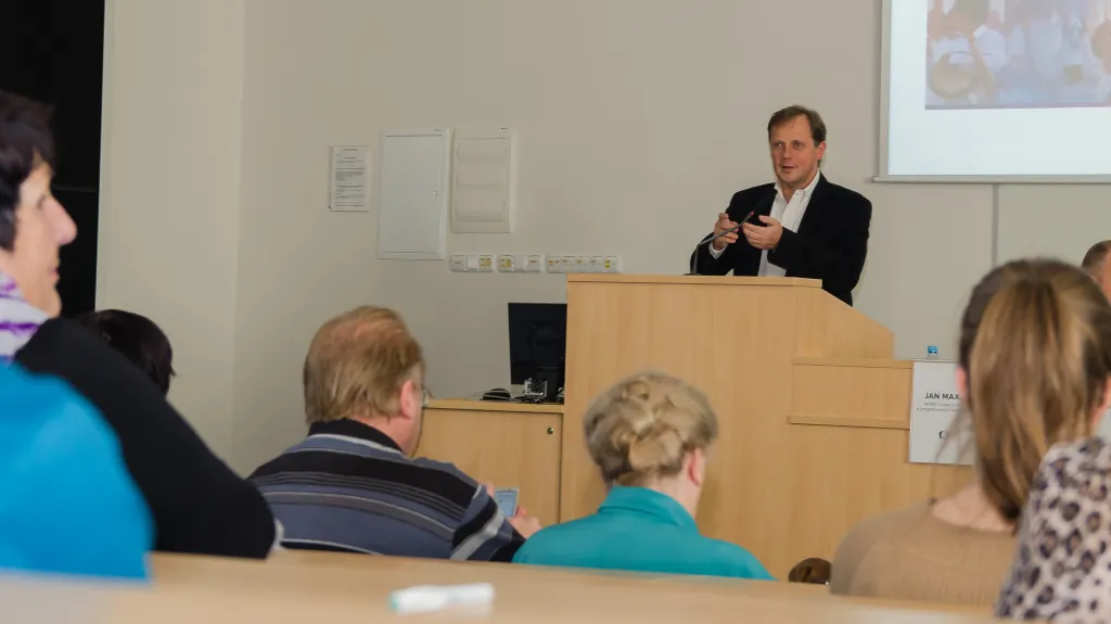 Petr Dvořák na setkání se studenty