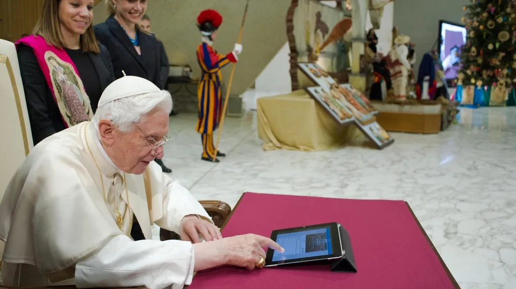 Papež na twitteru