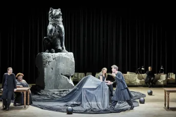 Evropská divadla v Plzni. K vidění je pětihodinová hra i soubor, který zažil Molièra