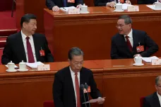 Víc peněz na armádu a varování pro Tchaj-wan. Čínský premiér představil v parlamentu plány Pekingu