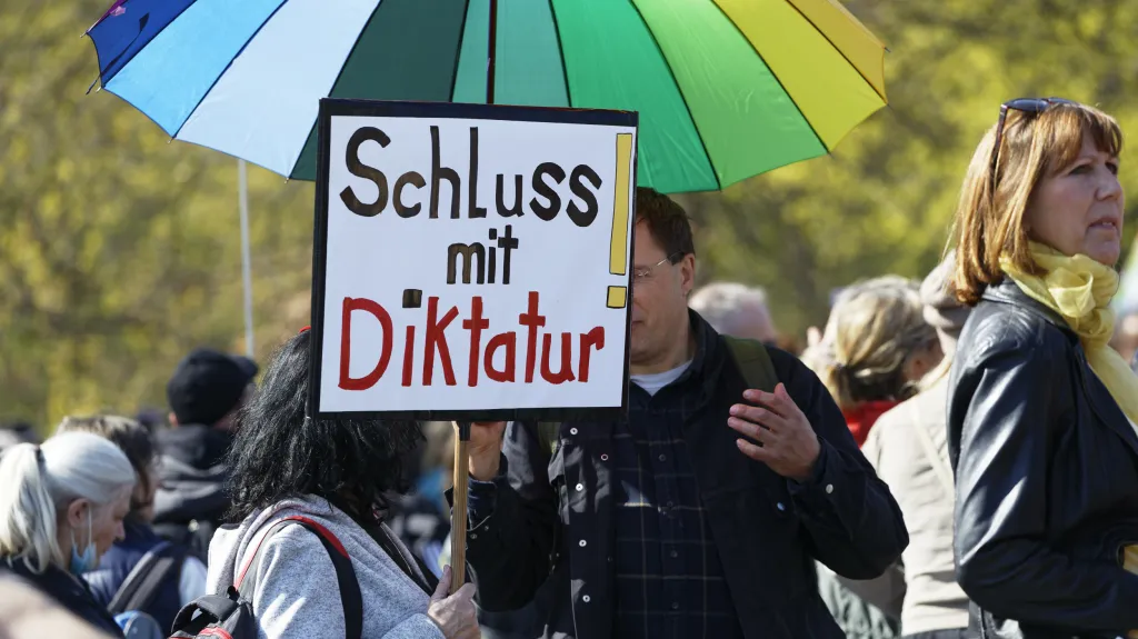 Berlínská demonstrace proti koronavirovým opatřením