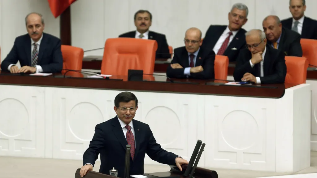 Turecký premiér při tiskové konferenci