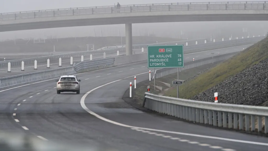 Nově zprovozněný úsek dálnice D35 Janov–Opatovec na Svitavsku
