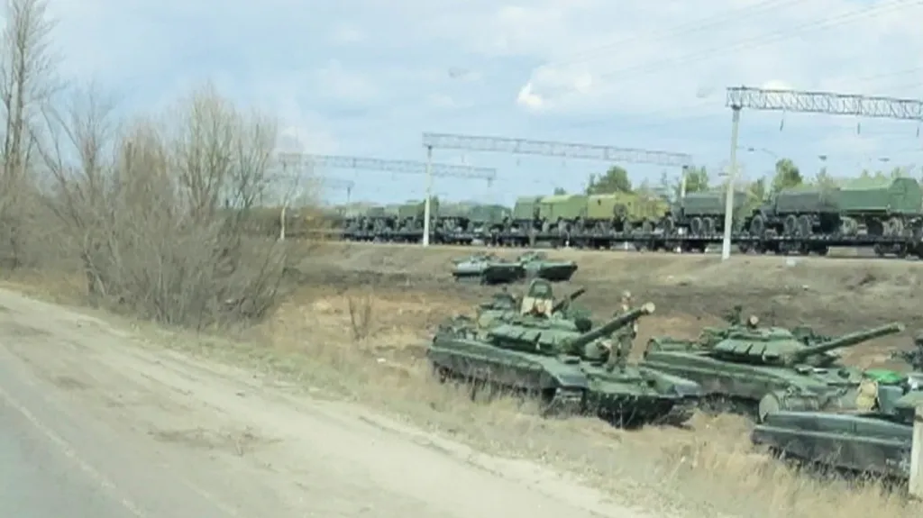 Vojenská kolona u Voroněže nedaleko ukrajinských hranic 6. dubna