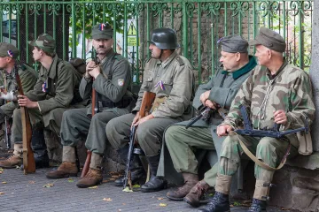 Hrdinové nebo zrádci? Vlasovci - nový pohled na události z konce války