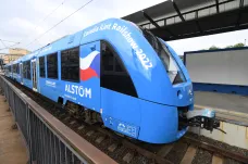 Českým cestujícím se představuje vodíkový vlak. V budoucnu by mohl vytlačit diesely, je však drahý
